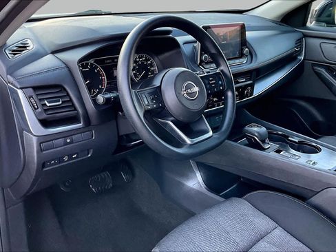 Used 2024 Nissan Rogue SV FWD image 18