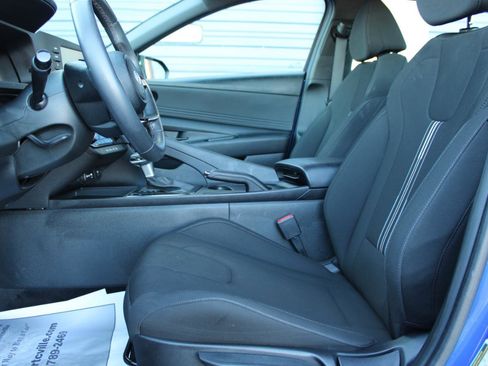 Used 2025 Hyundai Elantra Sport image 16
