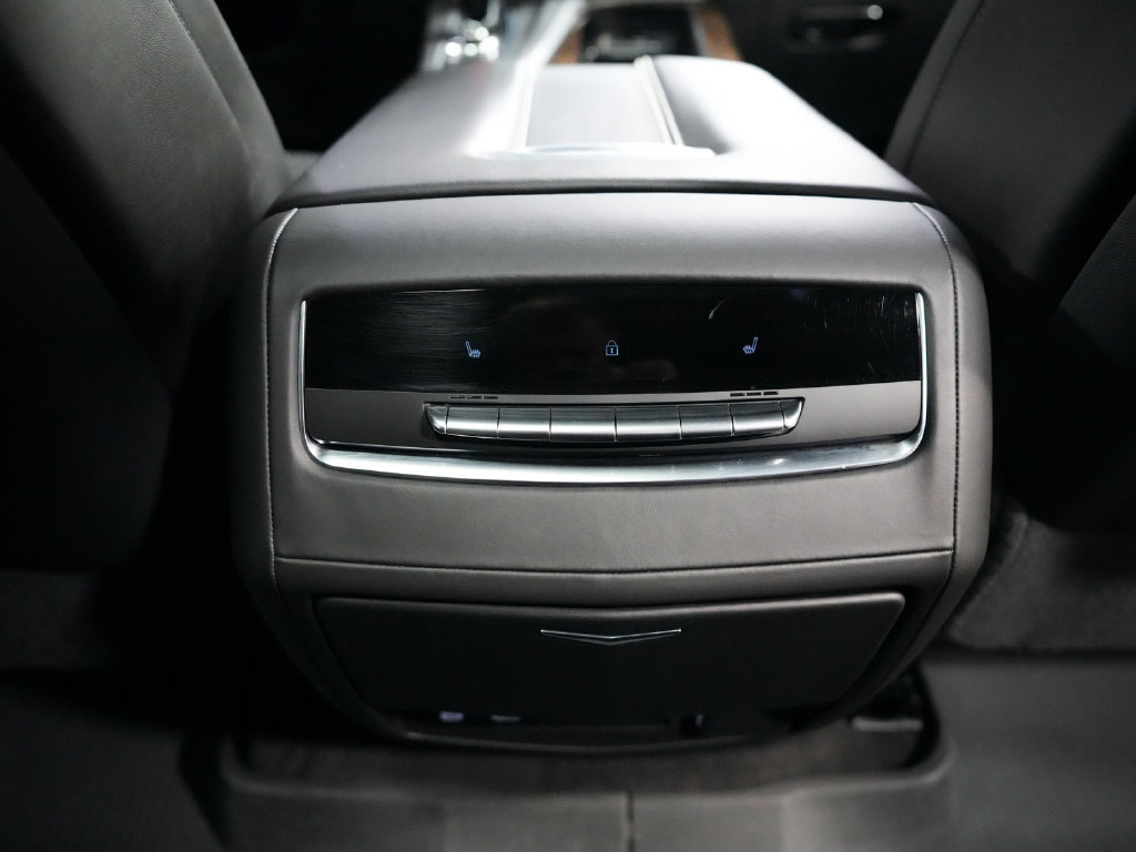 Used 2024 Cadillac Escalade Sport Platinum w/ LPO, Floor Liner Package AWD/4WD image 38