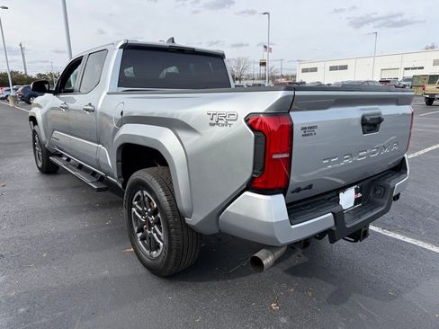 Used 2024 Toyota Tacoma TRD Sport image 4
