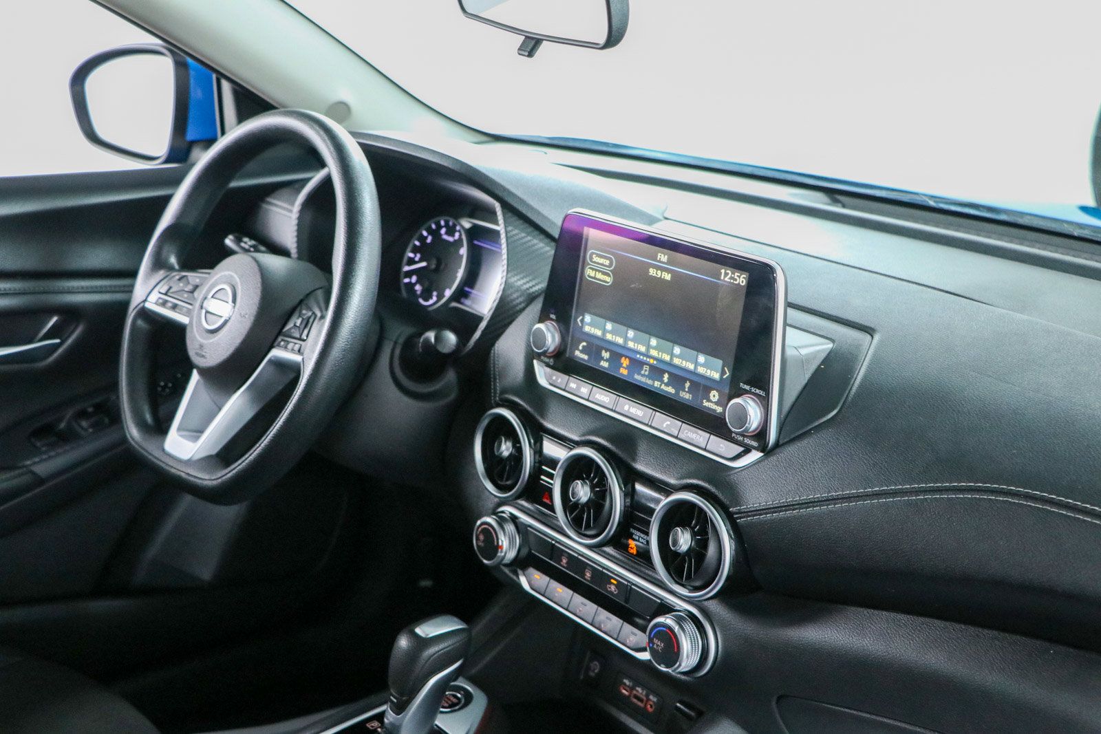 Used 2024 Nissan Sentra SV FWD image 25