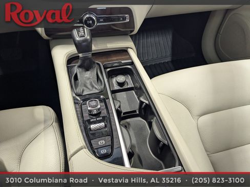 Used 2019 Volvo XC90 T6 Momentum w/ Advanced Package AWD/4WD image 23