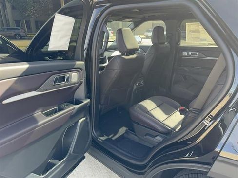 New 2026 Ford Explorer Platinum image 9