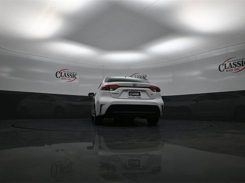 Used 2024 Toyota Corolla LE image 30