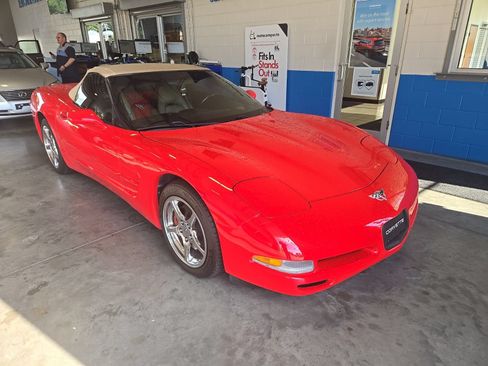 Used 2003 Chevrolet Corvette Convertible w/ Preferred Equipment Group1 RWD image 2
