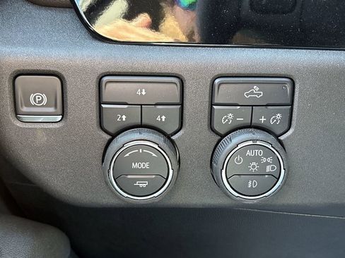 New 2025 Chevrolet Silverado 3500 LT w/ Convenience Package image 36