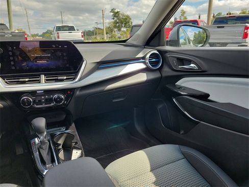 Used 2026 Chevrolet Trax LT w/ Driver Confidence Package image 15