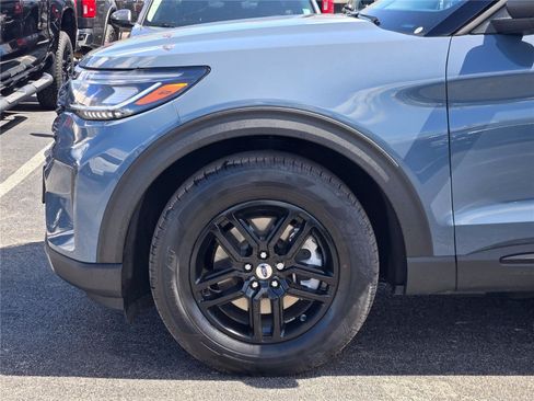 Used 2026 Ford Explorer Active RWD image 9