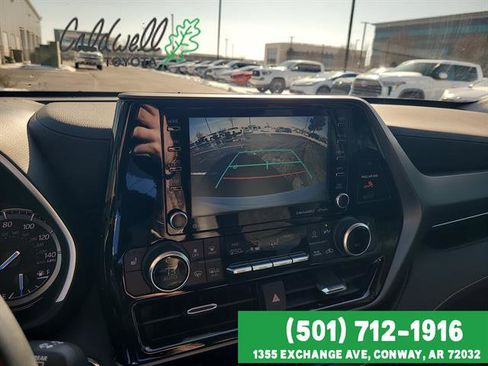 Used 2022 Toyota Highlander Bronze Edition image 17