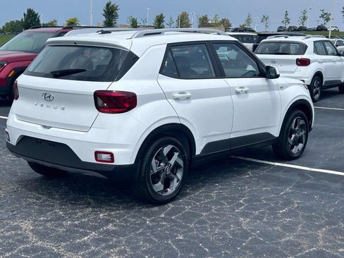 Used 2026 Hyundai Venue SEL FWD image 3