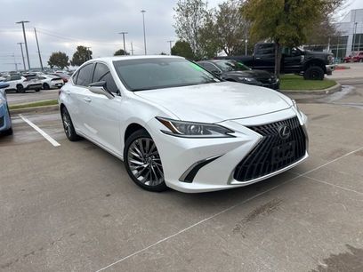 Used 2025 Lexus ES 300h w/ Luxury Package