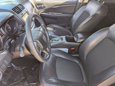 Used 2019 Dodge Journey Crossroad w/ Driver Convenience Group FWD image 17