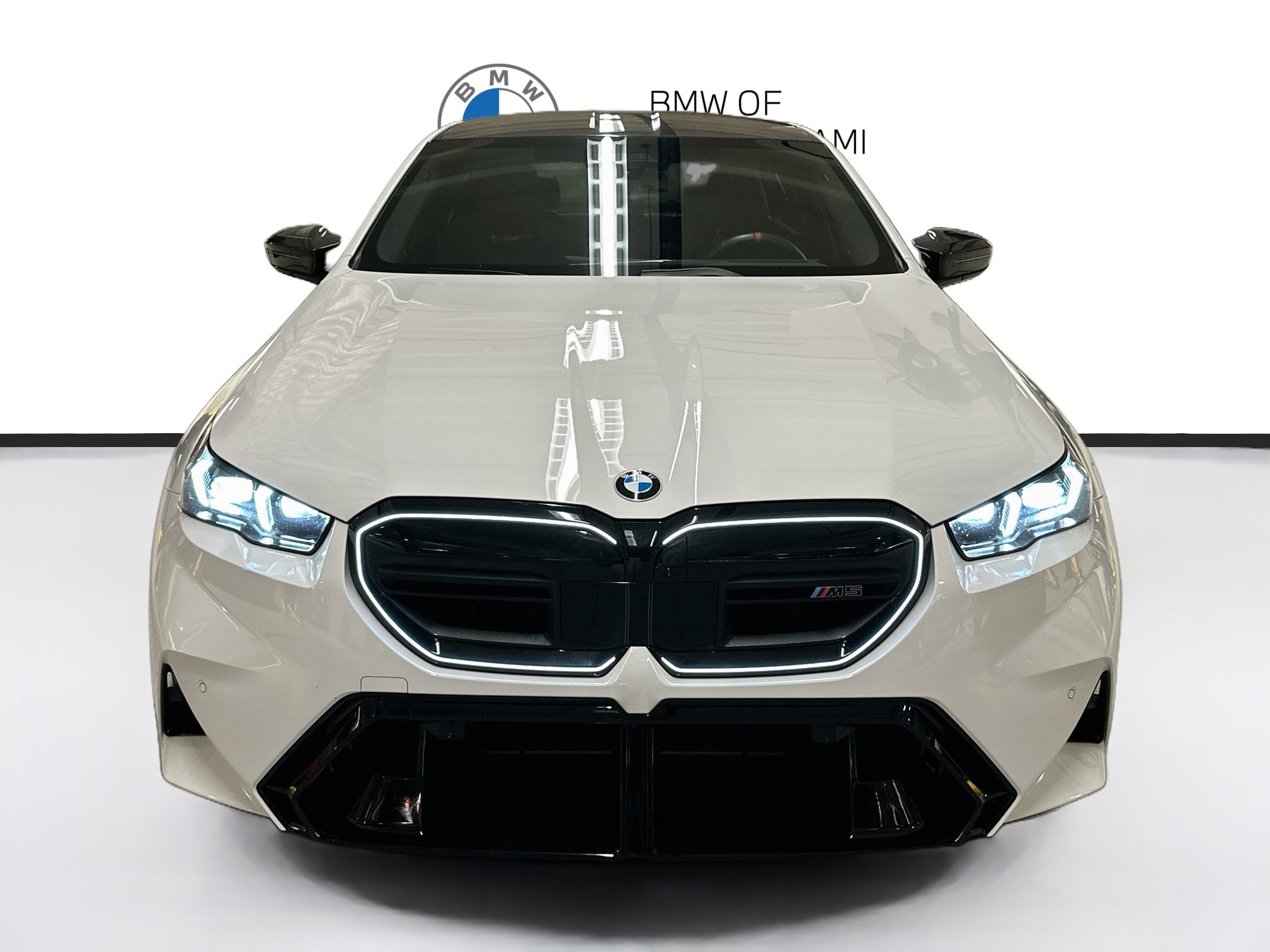 Used 2025 BMW M5 w/ Carbon Package AWD/4WD image 2