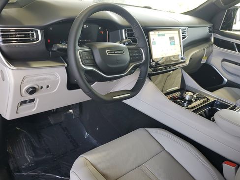 New 2026 Jeep Grand Wagoneer L Limited AWD/4WD image 15