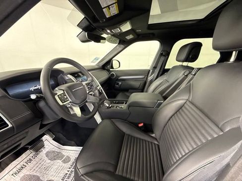 Certified 2025 Land Rover Discovery Dynamic SE image 13