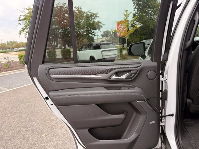 Used 2023 GMC Yukon Denali AWD/4WD image 24