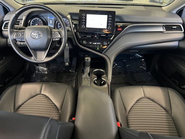 Used 2022 Toyota Camry SE FWD image 32