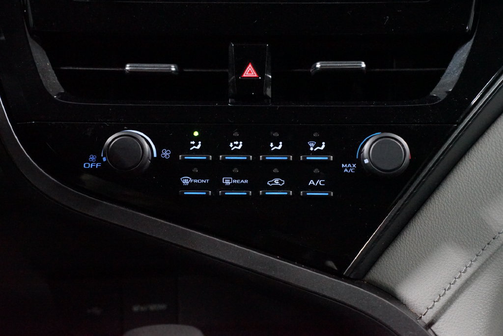 Used 2021 Toyota Camry LE FWD image 19