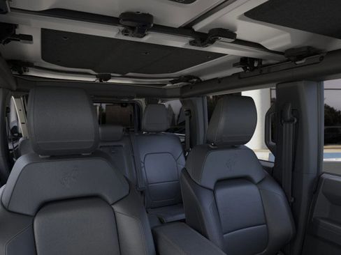 New 2025 Ford Bronco Badlands image 12