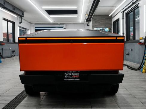 Used 2024 Tesla Cybertruck AWD Crew Cab image 7