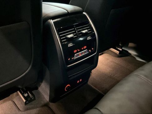 Used 2025 BMW X5 xDrive40i w/ Climate Comfort Package image 36