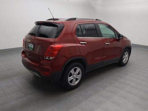 Used 2019 Chevrolet Trax LT w/ LT Convenience Package FWD image 10
