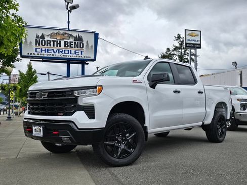 New 2026 Chevrolet Silverado 1500 LT Trail Boss w/ Convenience Package II AWD/4WD image 1