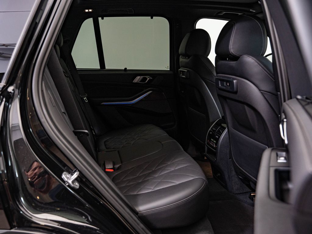 Used 2023 BMW X5 xDrive40i w/ Executive Package AWD/4WD image 47