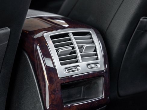 Used 2011 Mercedes-Benz S 550 image 35
