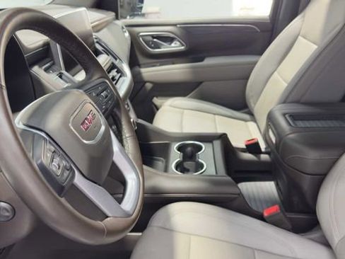 Used 2023 GMC Yukon XL SLT w/ SLT Premium Package RWD image 25