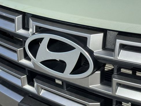 Used 2025 Hyundai Santa Cruz SE image 9