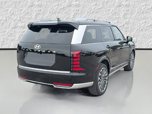 Used 2026 Hyundai Palisade Calligraphy FWD image 3