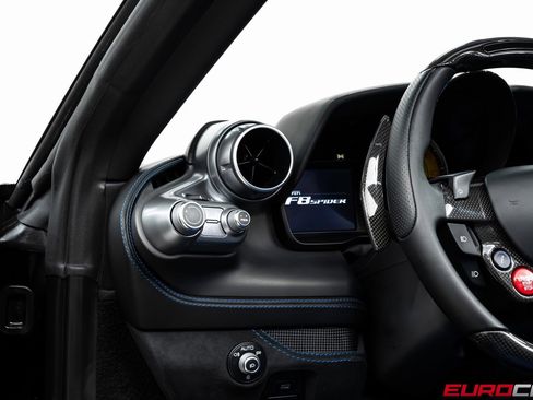Used 2022 Ferrari F8 Tributo image 31