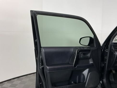 Used 2018 Toyota 4Runner TRD Off-Road Premium image 11