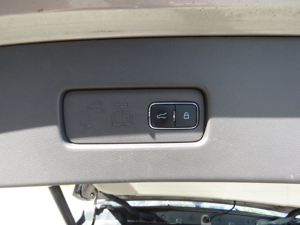 Used 2020 Lincoln Aviator Reserve w/ Equipment Group 201A AWD/4WD image 19