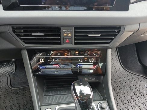 New 2026 Volkswagen Jetta SE FWD image 16