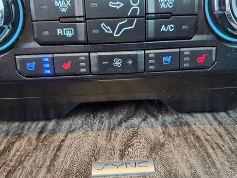 Used 2018 Ford F250 Lariat w/ Lariat Ultimate Package AWD/4WD image 18