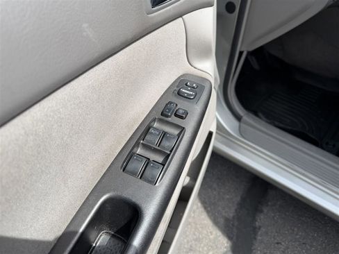 Used 2005 Toyota Camry LE image 11