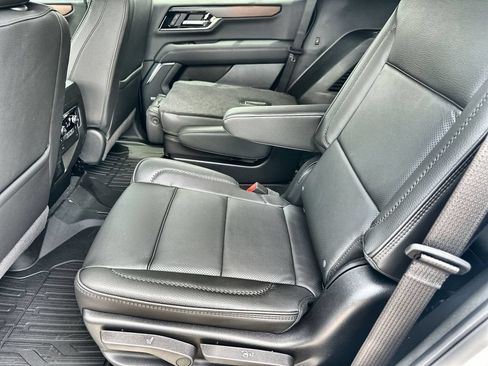 New 2026 GMC Yukon Denali w/ LPO, Floor Liner Package RWD image 16