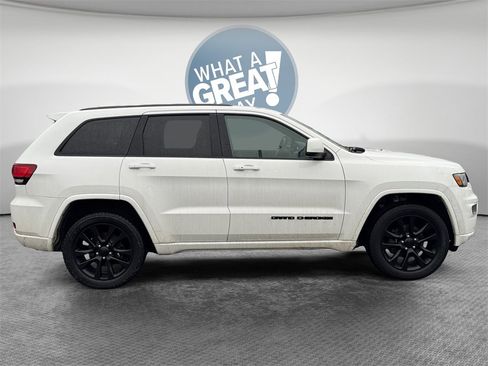 Certified 2019 Jeep Grand Cherokee Altitude image 10