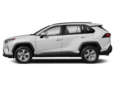 Used 2019 Toyota RAV4 XLE Premium w/ Cold Weather Package AWD/4WD image 3