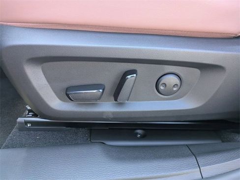 New 2025 Mitsubishi Outlander SEL image 15