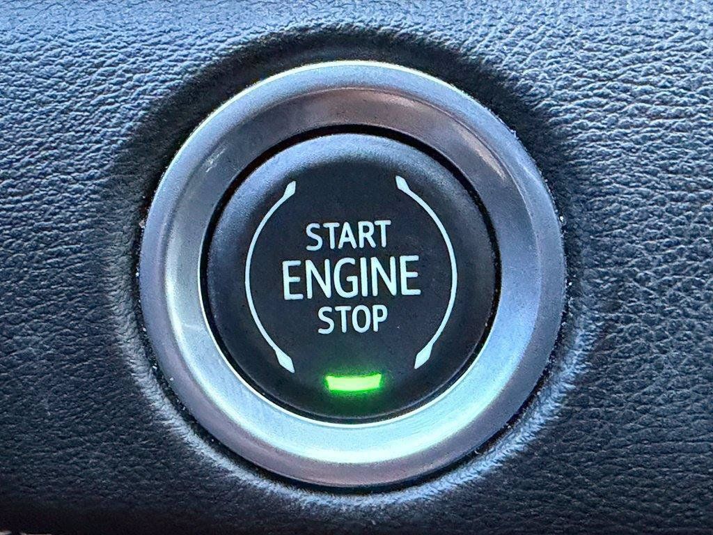 Used 2021 Cadillac Escalade Premium Luxury AWD/4WD image 21