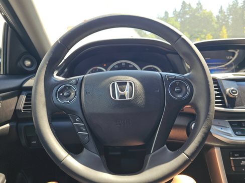 Used 2014 Honda Accord Touring image 27
