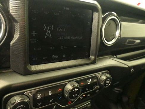 Used 2022 Jeep Wrangler Unlimited Rubicon w/ Xtreme Recon 35" Tire Package image 15