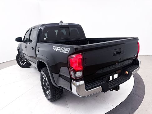 Used 2019 Toyota Tacoma TRD Off-Road image 7