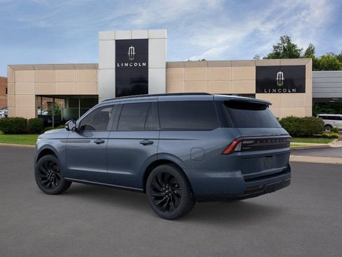 New 2026 Lincoln Navigator Reserve image 5