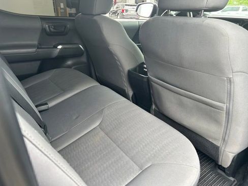Used 2019 Toyota Tacoma SR5 AWD/4WD image 13