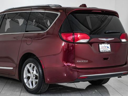 Used 2020 Chrysler Pacifica Limited image 53