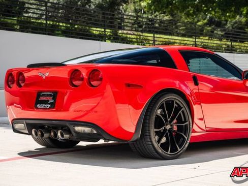 Used 2013 Chevrolet Corvette Z06 w/ 3LZ Preferred Equipment Group RWD image 38